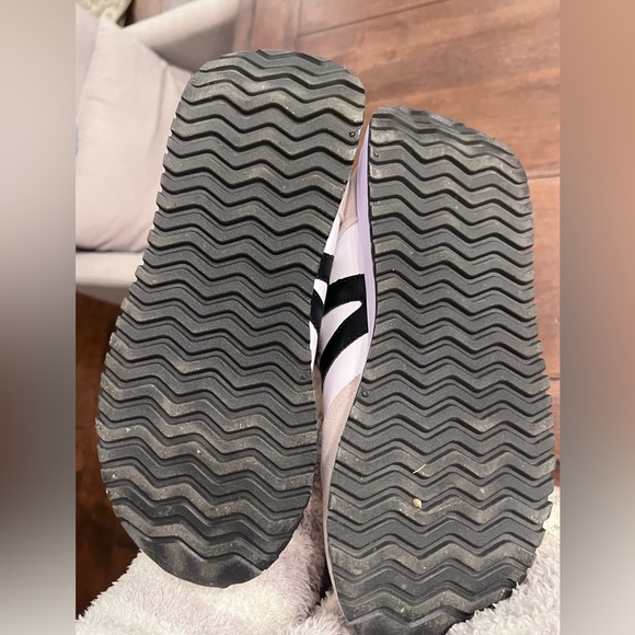 Cute and stylish sneakers. Size 9 neutral colors to go with everything! - Picture 3 of 6